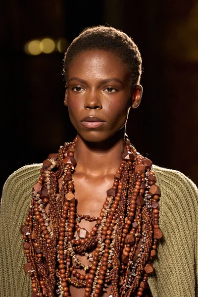 Look 72